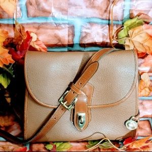 RARE! DOONEY- ARROWHEAD ESSEX CROSSBODY
